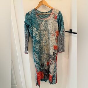 Casual Pakistani dress suit : Blue and White with 3/4 Sleeves